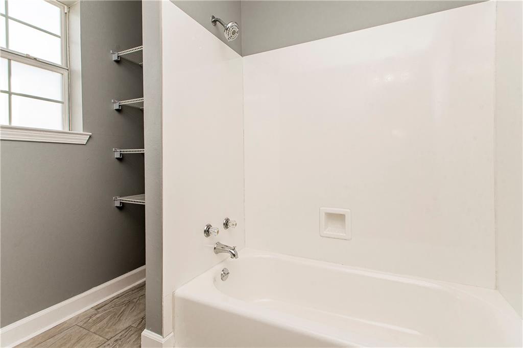 Reserve, Louisiana 70084, United States, 2 Bedrooms Bedrooms, ,1 BathroomBathrooms,Residential,Pending,64037