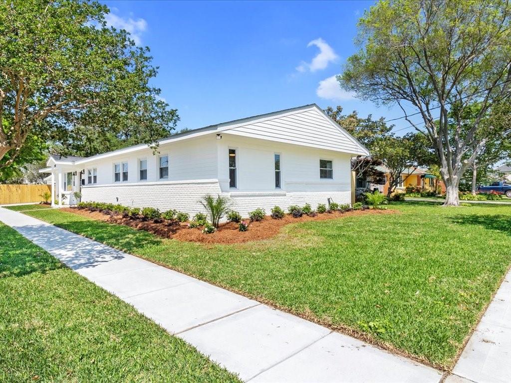 805 POPLAR Street