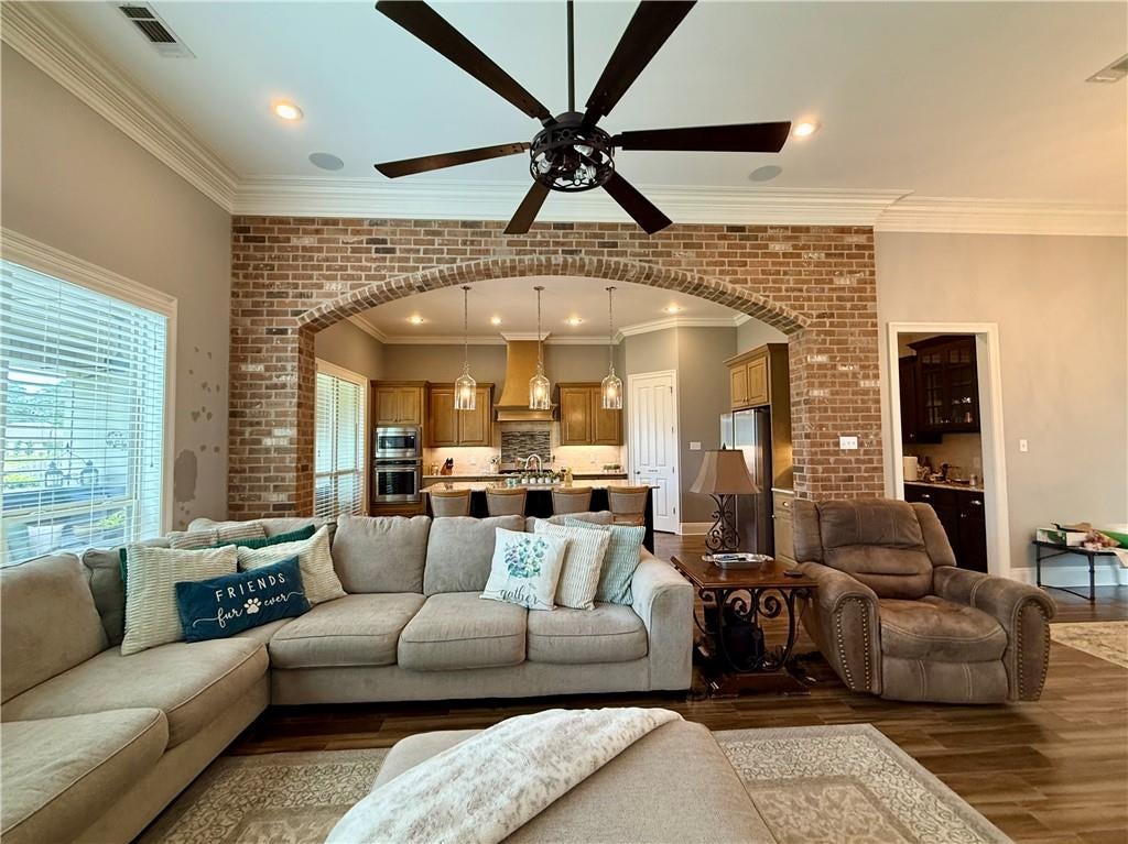 1513 PERIWINKLE Court
