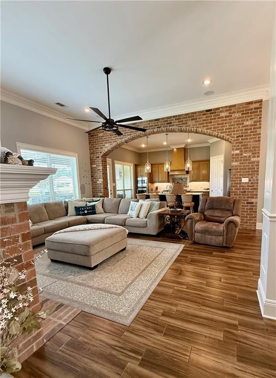 1513 PERIWINKLE Court