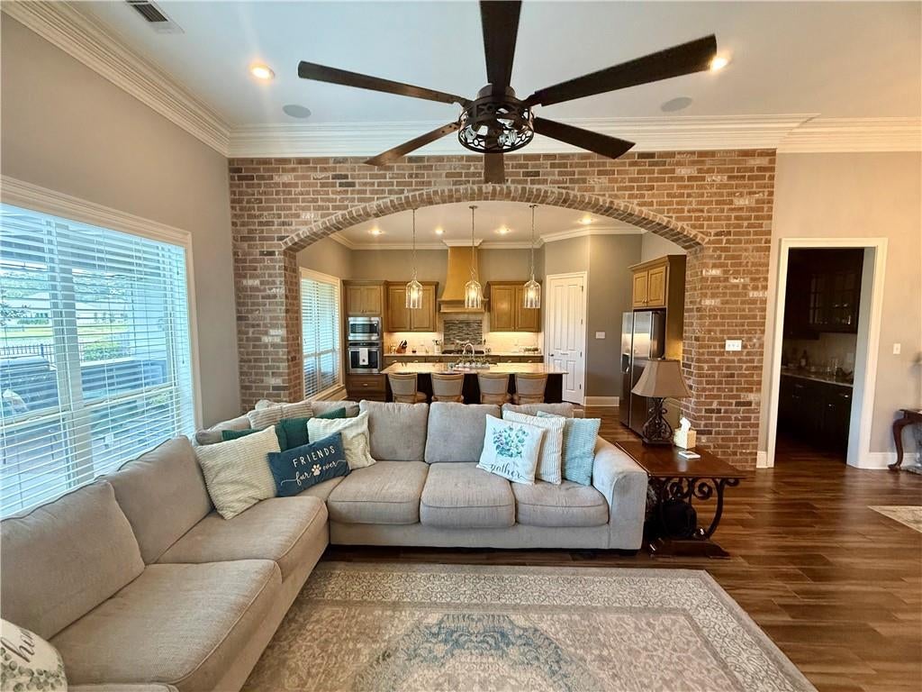 1513 PERIWINKLE Court
