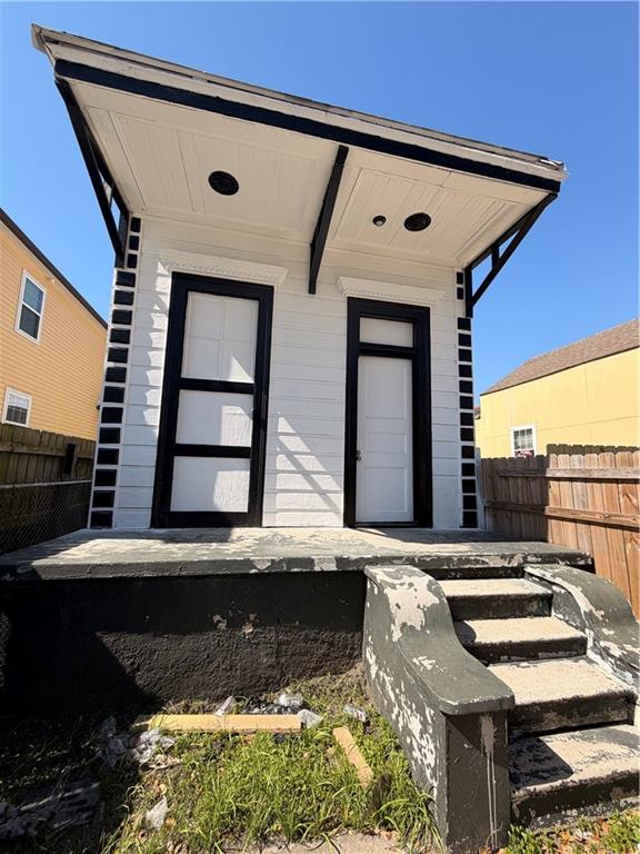Photo 1 of 12 — 631 S LOPEZ Street, New Orleans, LA 70119