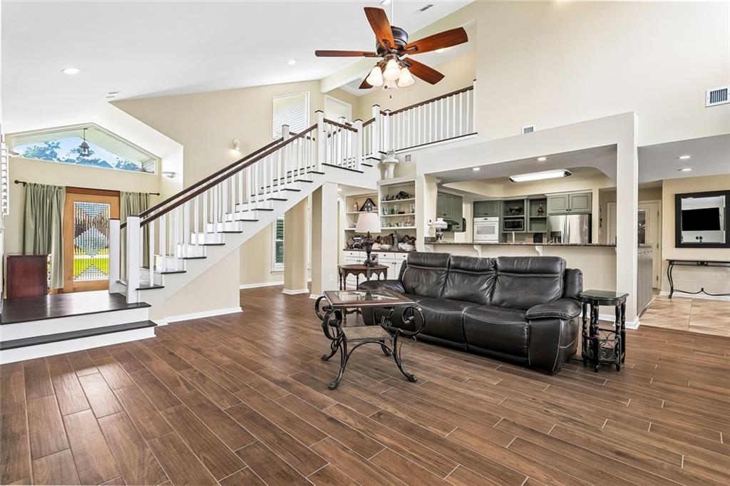 20 FAIRWAY VIEW Drive