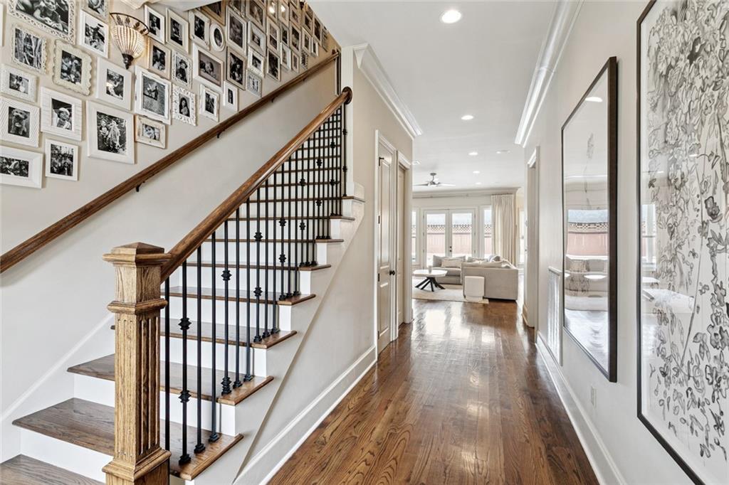 111 ROSEWOOD Drive