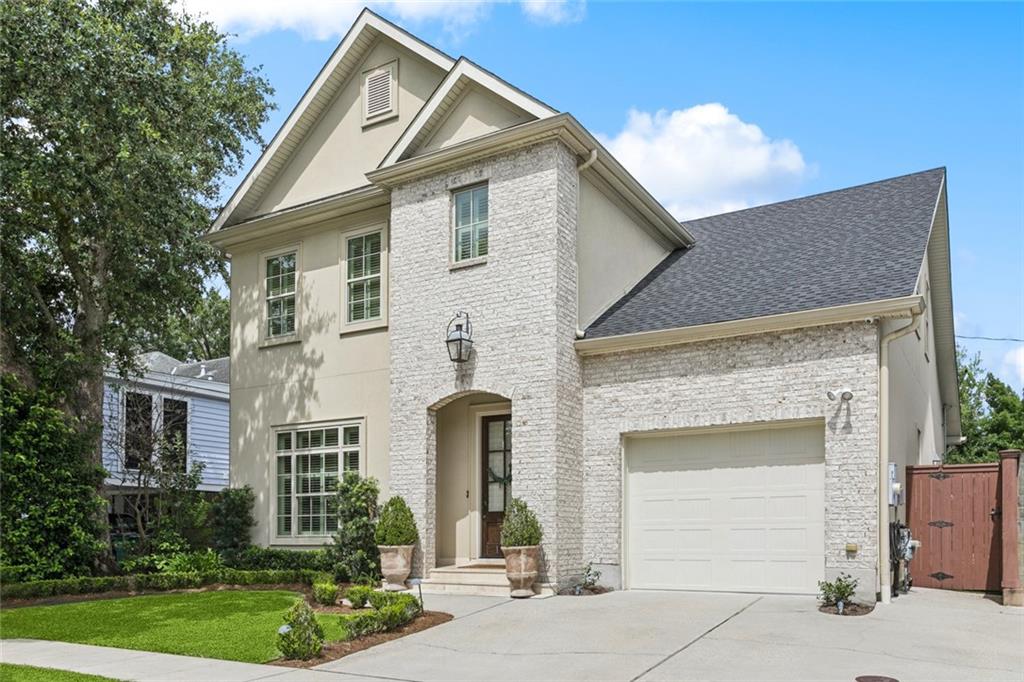 111 ROSEWOOD Drive