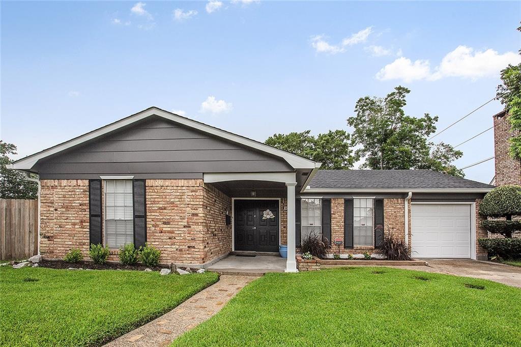 Photo 1 of 13 — 804 HONEYSUCKLE Street, Gretna, LA 70056