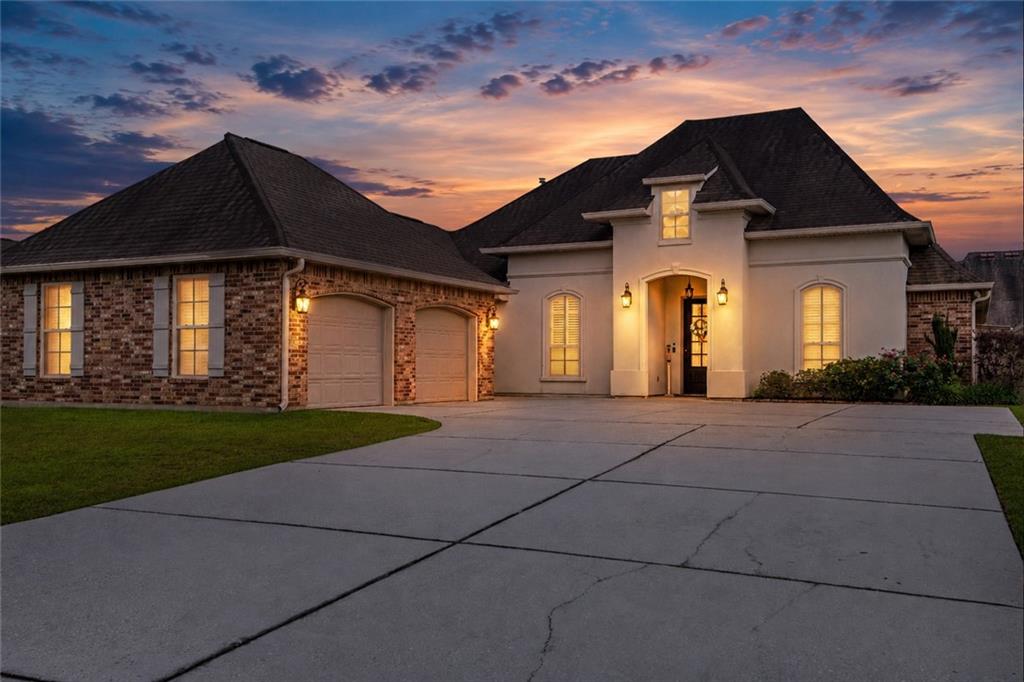2473 DIXIE Drive
