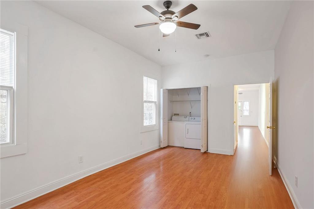 New Orleans, Louisiana 70130, United States, 2 Bedrooms Bedrooms, ,1 BathroomBathrooms,Residential,Pending,33904