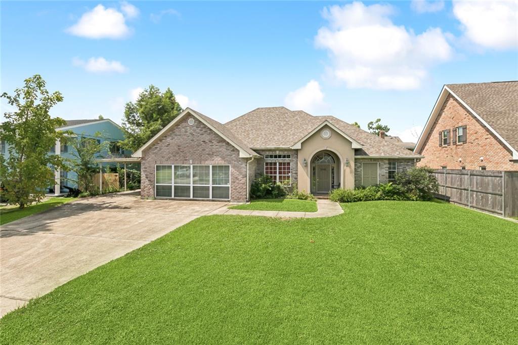 9000 CHRETIEN POINT Place