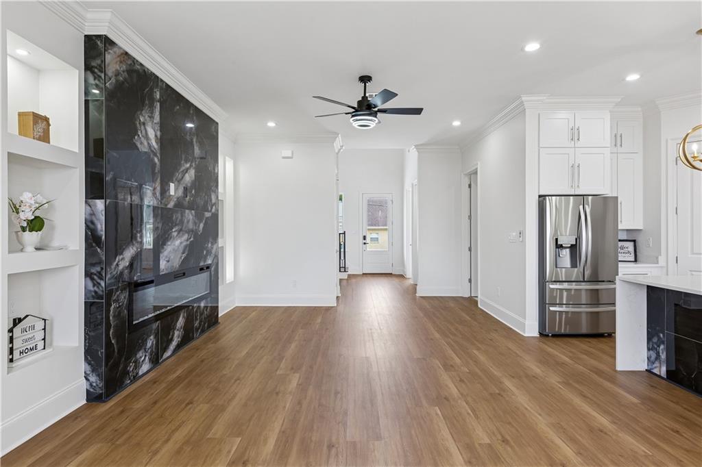 5833 AERO Street