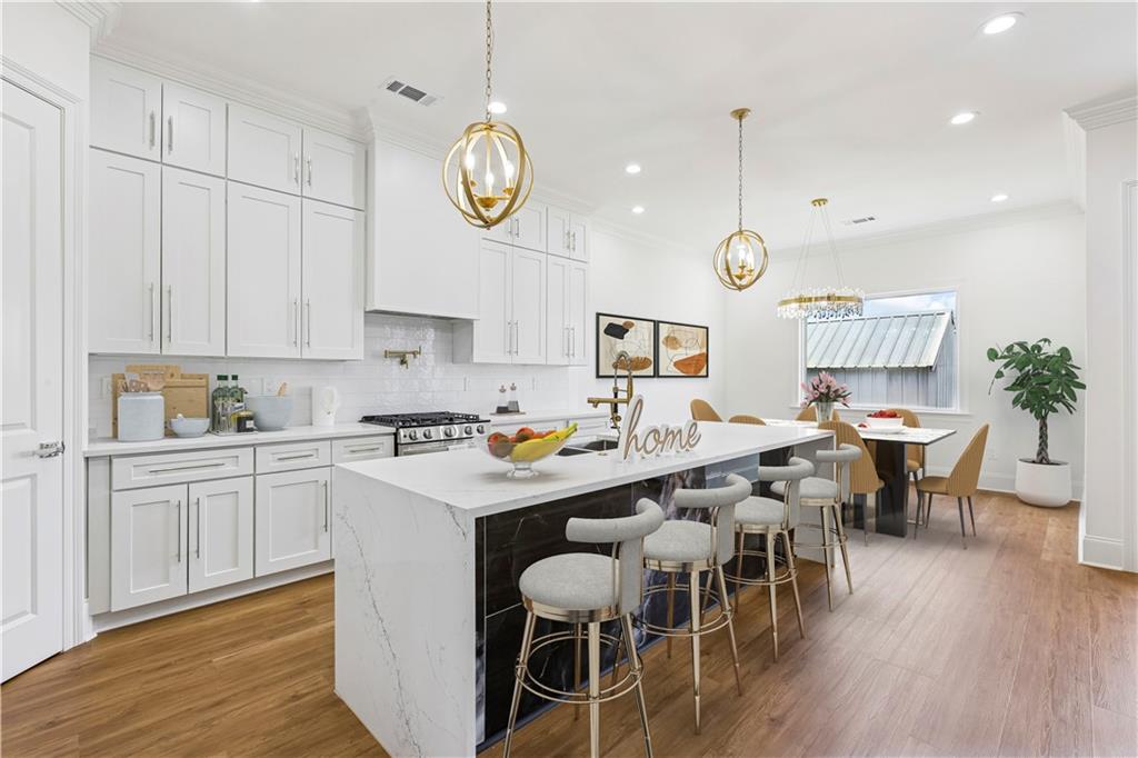 5833 AERO Street