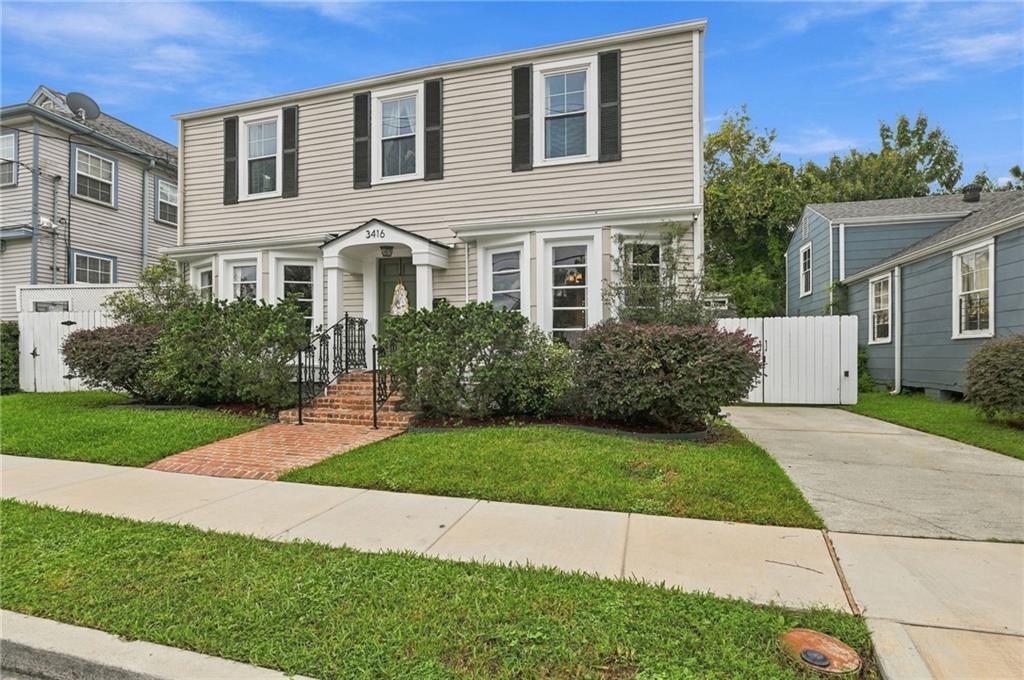 3416 VINCENNES Place