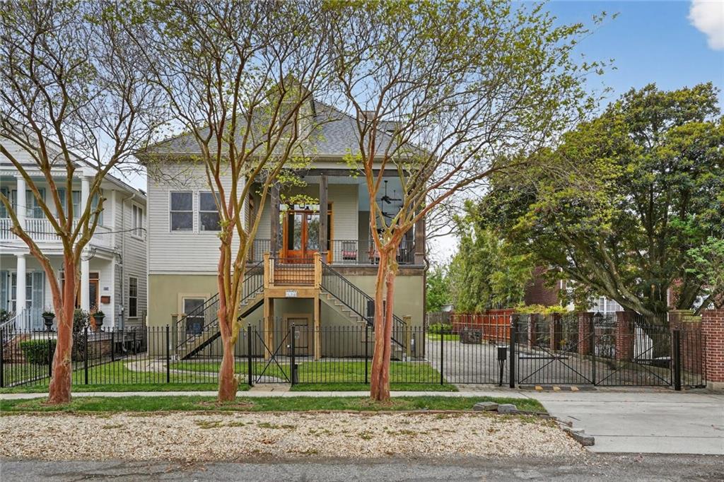 338 HAY Place