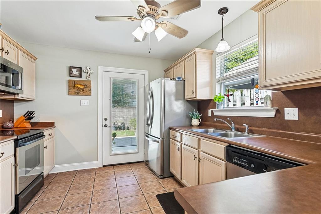 141 EMERALD PINES Court