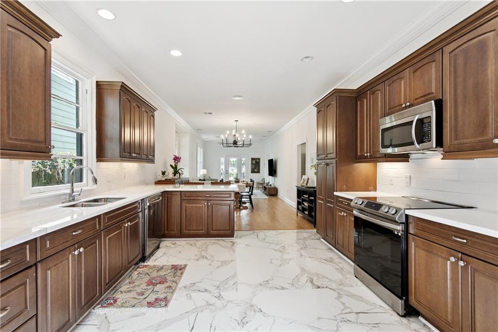 New Orleans, Louisiana 70124, United States, 3 Bedrooms Bedrooms, ,2 BathroomsBathrooms,Residential,Active,159323