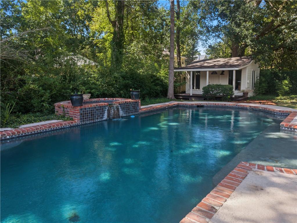 914 BEAU CHENE Drive