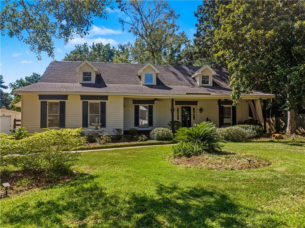 914 BEAU CHENE Drive