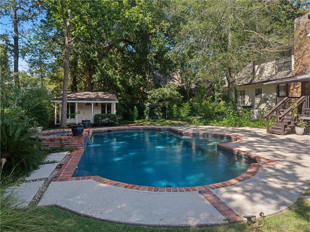914 BEAU CHENE Drive