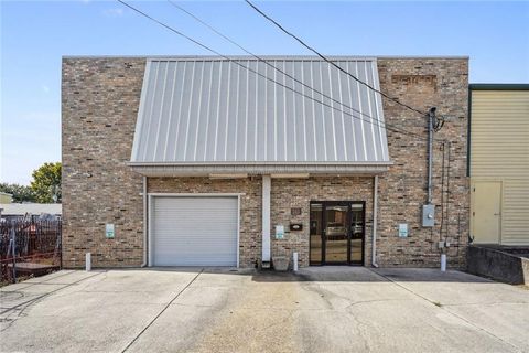 240 IRIS Avenue Jefferson LA 70121