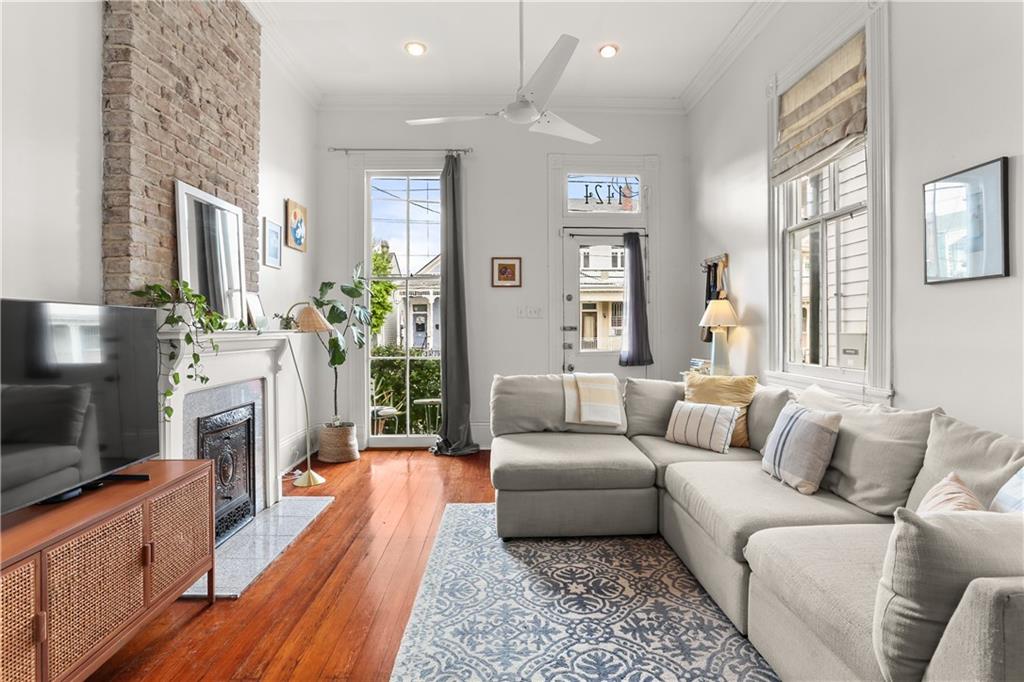 1424 26 MELPOMENE Street