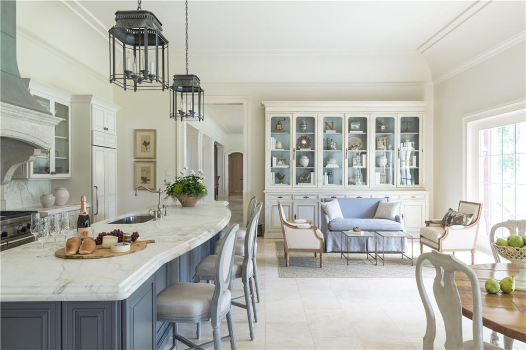 913 HIGHWAY 182 Highway