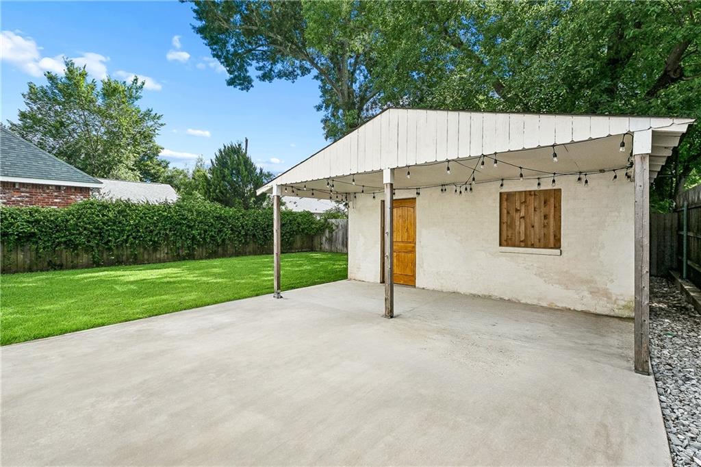 606 BROCKENBRAUGH Court