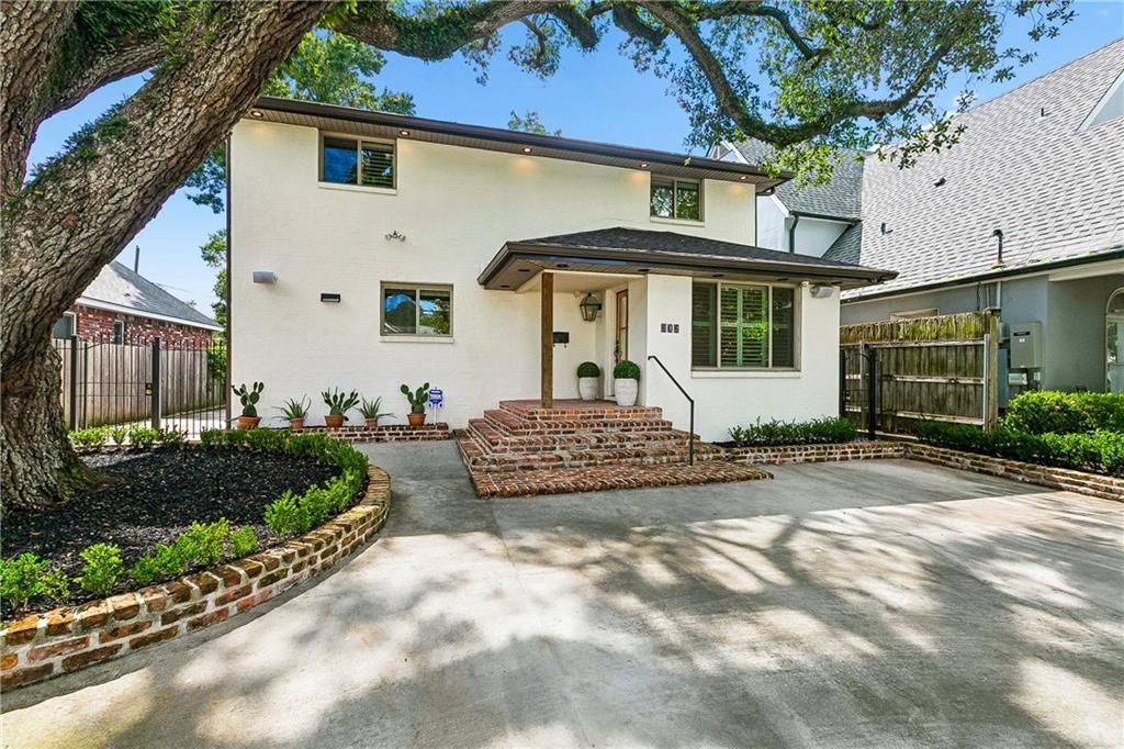 606 BROCKENBRAUGH Court