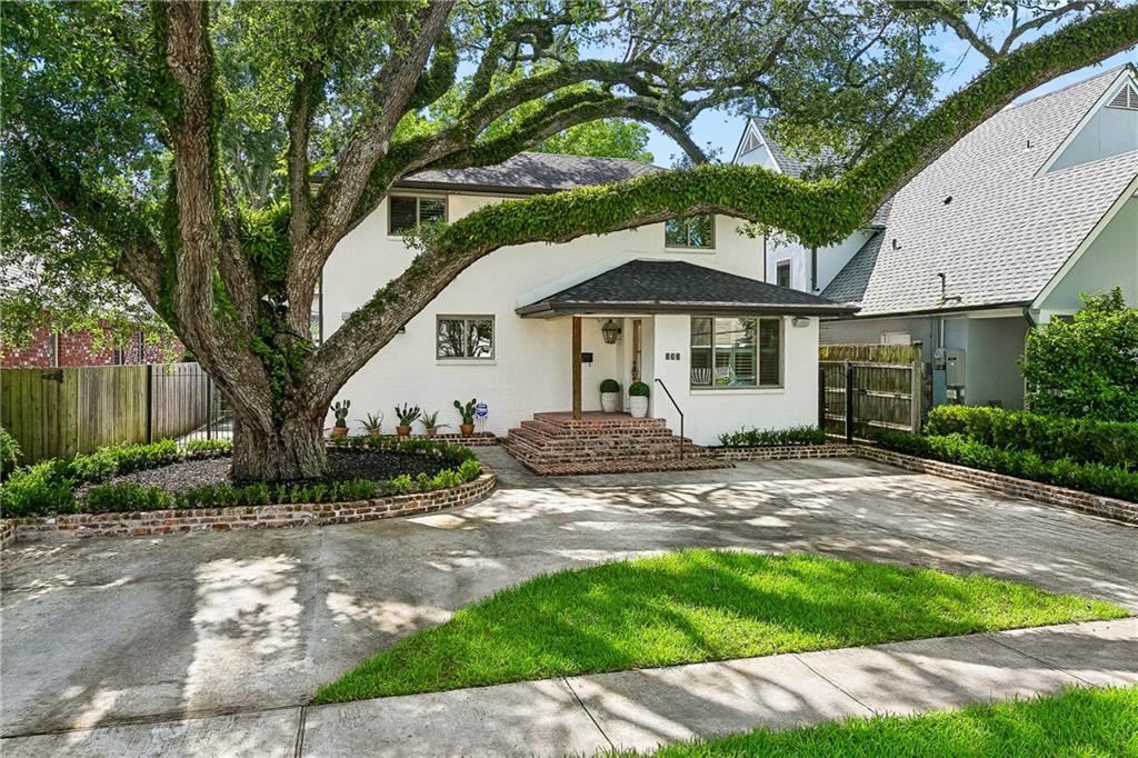 606 BROCKENBRAUGH Court