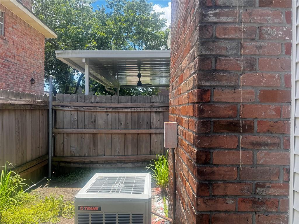 27 BRANDON HALL Drive
