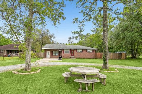 Photo of 35438 GARDEN Drive, Slidell, LA 70460 (MLS # 2558879)