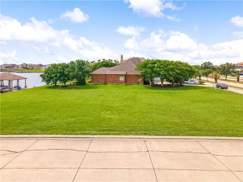 2060 LAKESHORE Boulevard Slidell LA 70461