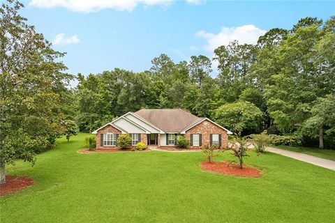 61272 TIMBERBEND Drive Lacombe LA 70445