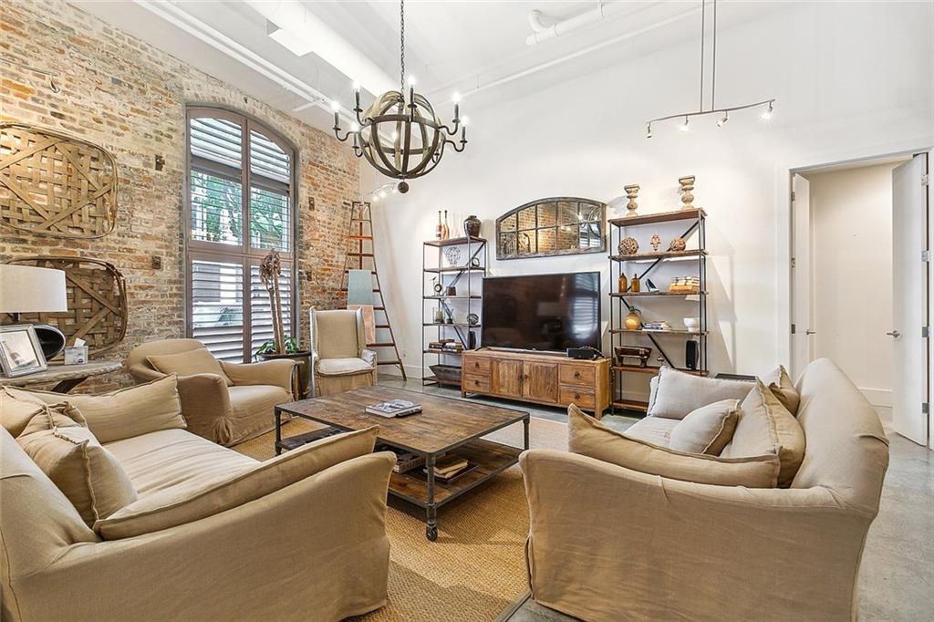 840 TCHOUPITOULAS Street 101