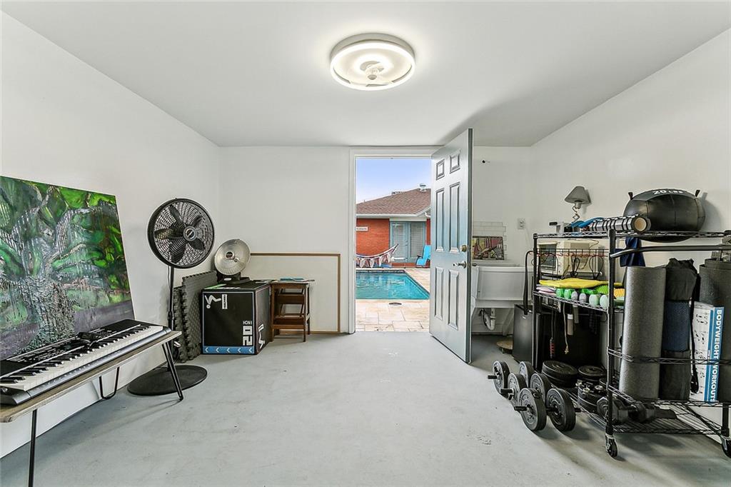 New Orleans, Louisiana 70122, United States, 3 Bedrooms Bedrooms, ,3 BathroomsBathrooms,Residential,Active,32063