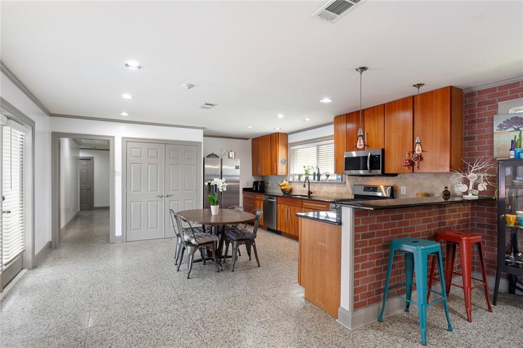 New Orleans, Louisiana 70122, United States, 3 Bedrooms Bedrooms, ,3 BathroomsBathrooms,Residential,Active,32063