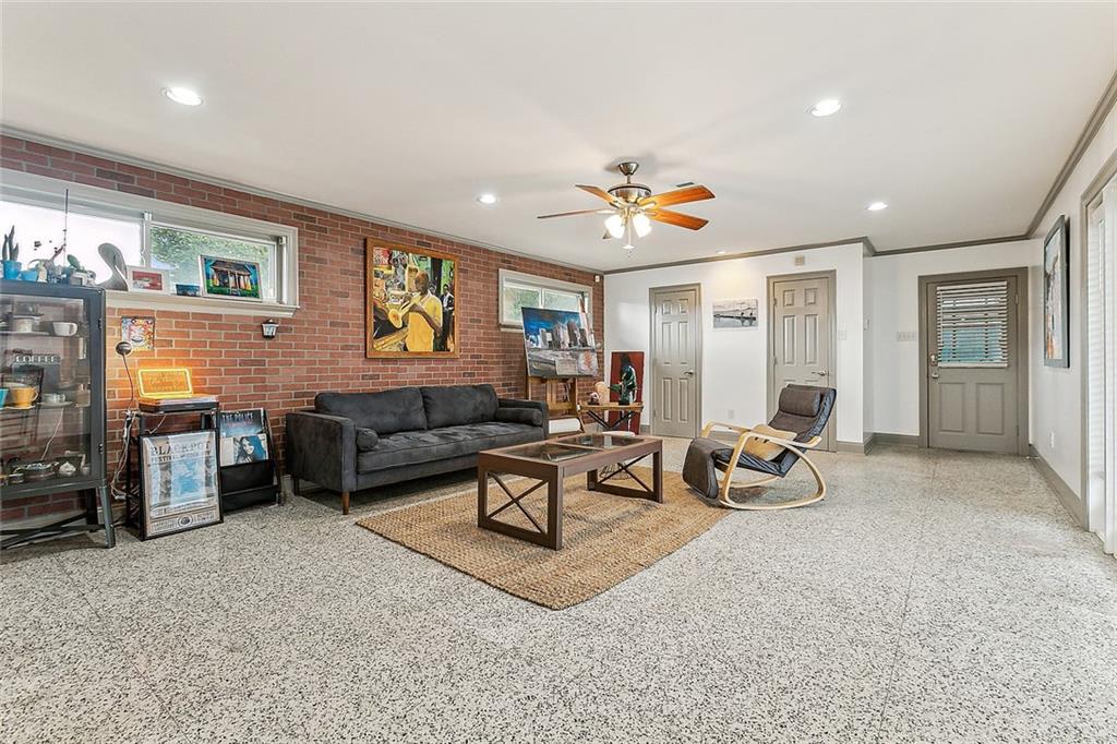 New Orleans, Louisiana 70122, United States, 3 Bedrooms Bedrooms, ,3 BathroomsBathrooms,Residential,Active,32063