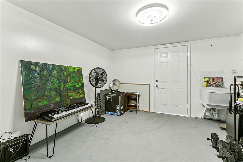 New Orleans, Louisiana 70122, United States, 3 Bedrooms Bedrooms, ,3 BathroomsBathrooms,Residential,Active,32063