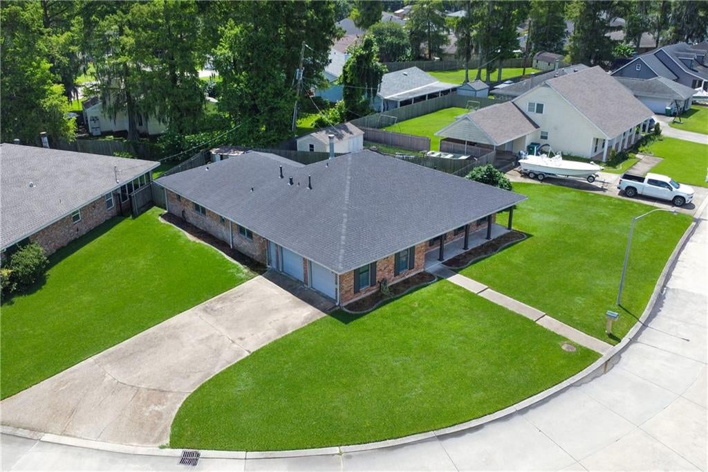 16 PARLANGE Drive
