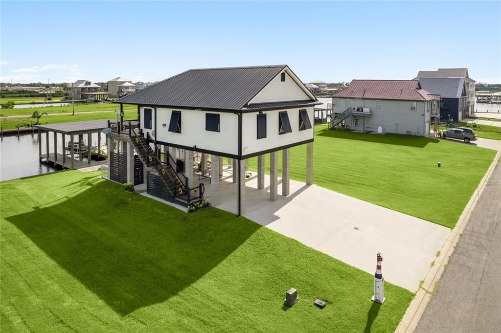 102 KINGFISHER Lane