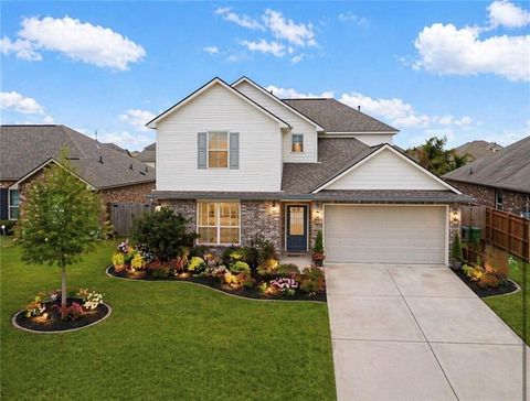 Photo of 116 E LAKE Court, Slidell, LA 70461 (MLS # 2554163)