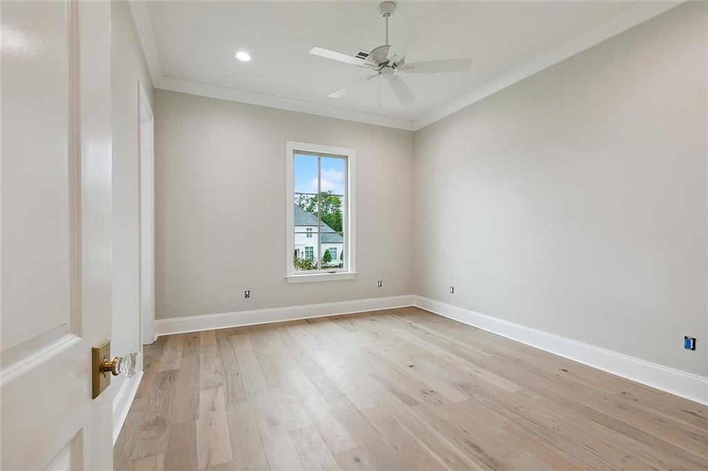 Mandeville, Louisiana 70471, United States, 5 Bedrooms Bedrooms, ,6 BathroomsBathrooms,Residential,Pending,97175