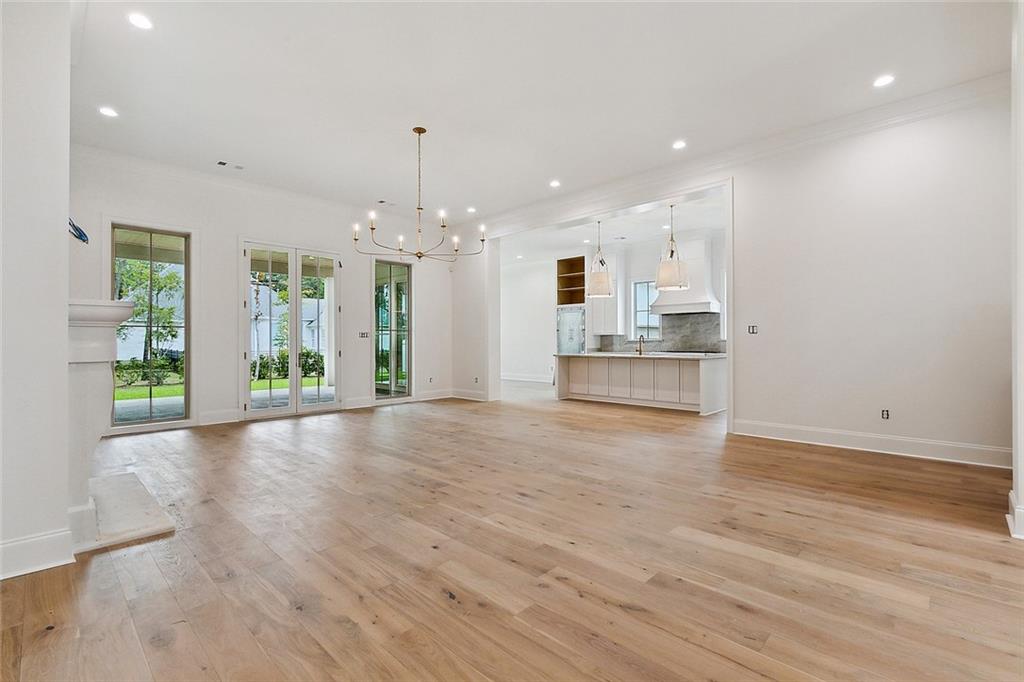 Mandeville, Louisiana 70471, United States, 5 Bedrooms Bedrooms, ,6 BathroomsBathrooms,Residential,Pending,97175