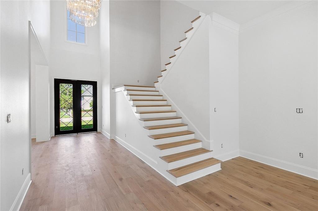 Mandeville, Louisiana 70471, United States, 5 Bedrooms Bedrooms, ,6 BathroomsBathrooms,Residential,Pending,97175