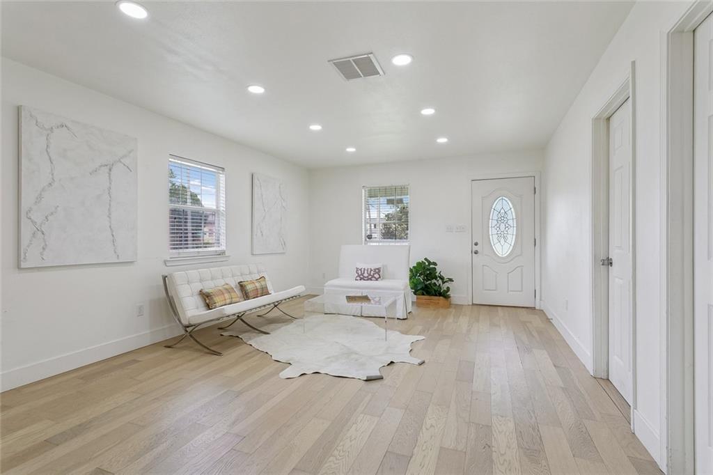 1401 CLAIBORNE Drive