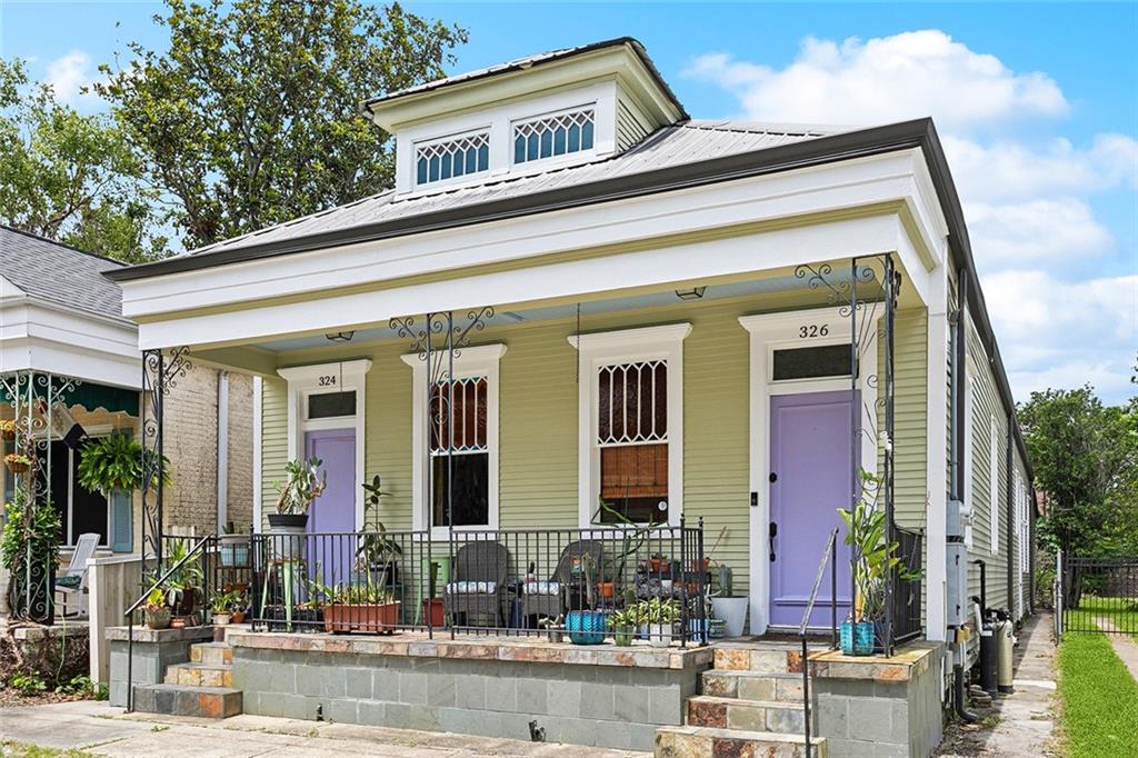 324-326 ANGELA Street