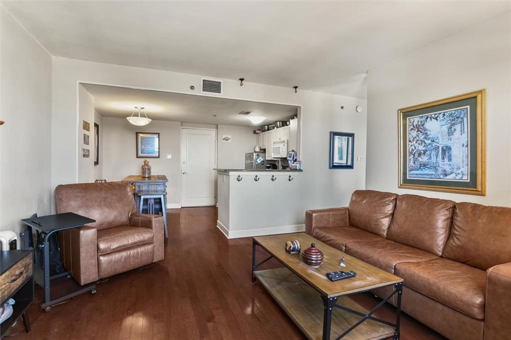 1205 ST CHARLES Avenue 1105