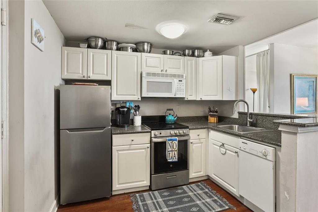 1205 ST CHARLES Avenue 1105