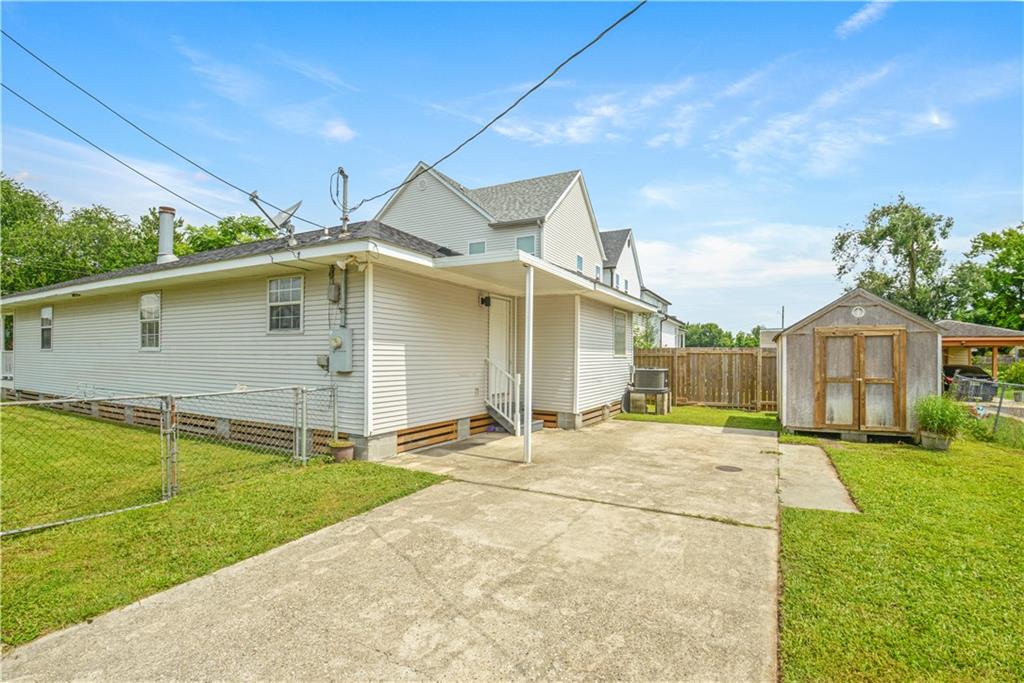 1401 CLAIBORNE Drive