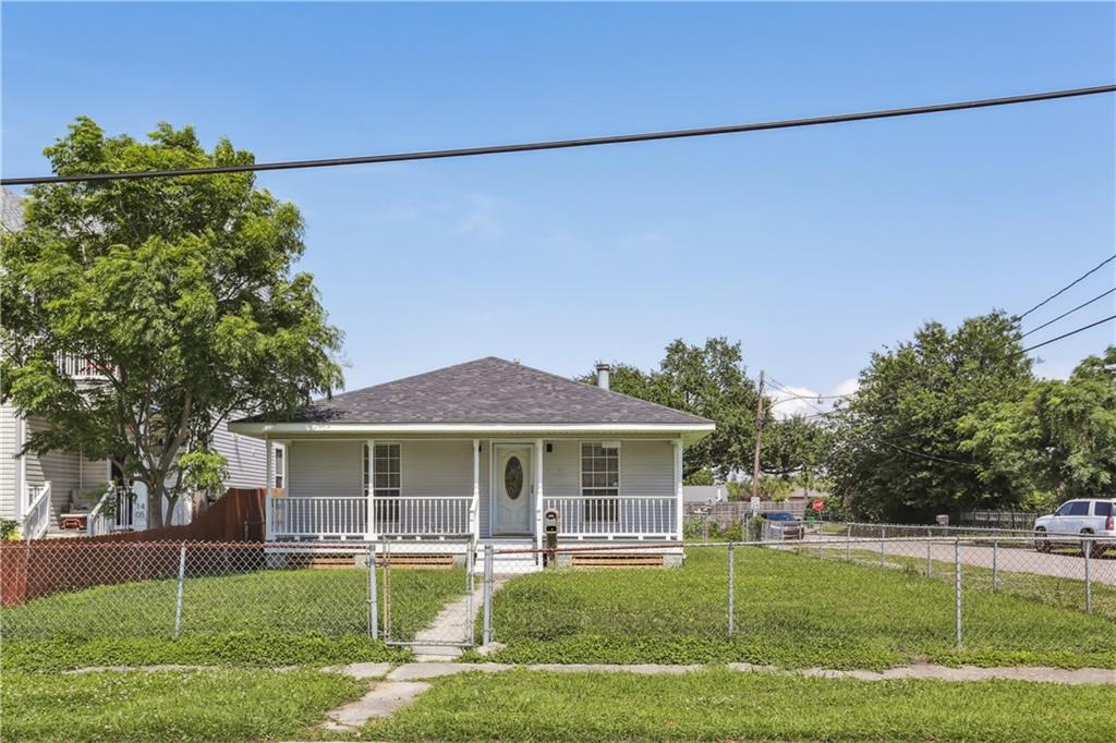 1401 CLAIBORNE Drive