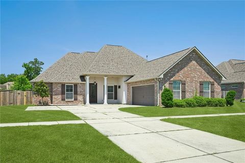 Photo of 513 TUMBLE CREEK Drive, Madisonville, LA 70447 (MLS # 2557971)